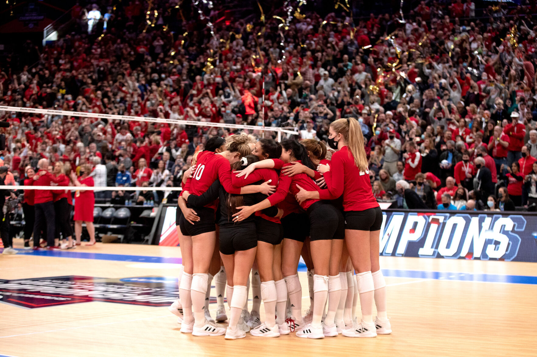 121921-owh-spo-nuvolley25.jpg